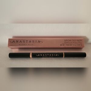 Anastasia Beverly Hills Brow Definer